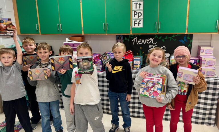 Students Receive Christmas Gifts Through Save the Children Partnership