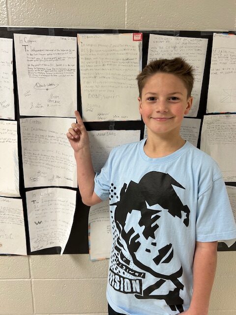 Diplomatic Independence: Writing New Nations While Preserving an Alliance